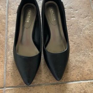 Black Kenneth Cole Reaction leather block heels.